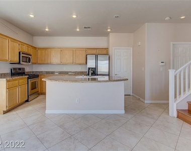 8205 Golden Cypress Avenue - Photo Thumbnail 11