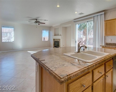 8205 Golden Cypress Avenue - Photo Thumbnail 14