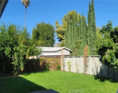 22647 Burbank Boulevard - Photo Thumbnail 25