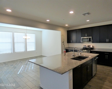 3511 W Tiana Court - Photo Thumbnail 9