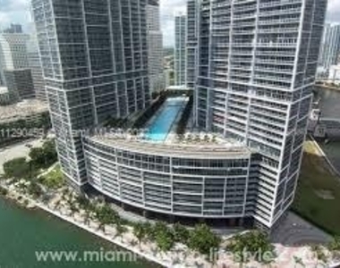 465 Brickell Ave - Photo Thumbnail 0