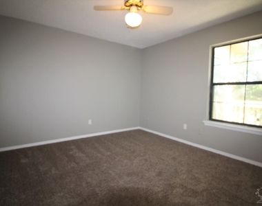 2811 Langley Ave - Photo Thumbnail 5