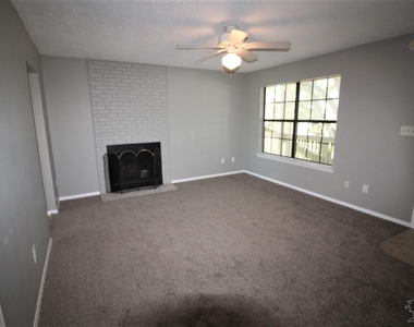 2811 Langley Ave - Photo Thumbnail 0