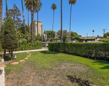 311 N Doheny Dr - Photo Thumbnail 45