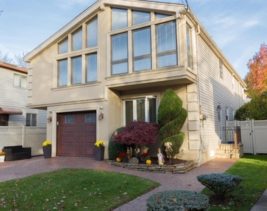 77 Providence Street - Photo Thumbnail 9