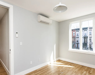 773 Lexington Avenue - Photo Thumbnail 1