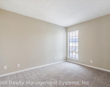 225 Londonderry, Apt. 110 - Photo Thumbnail 12