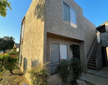 6000 Almendra Ave Apt C - Photo Thumbnail 2