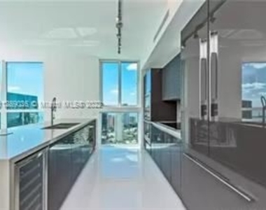 1080 Brickell Ave Unit 4006 - Photo Thumbnail 9