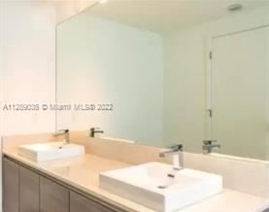 1080 Brickell Ave Unit 4006 - Photo Thumbnail 2