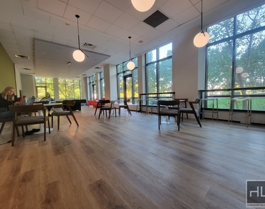 47-20 Center Boulevard - Photo Thumbnail 17
