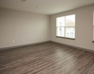 6558 Roswell Rd - Photo Thumbnail 73
