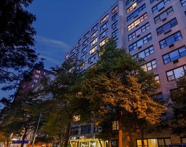 East 80th Street - Photo Thumbnail 7