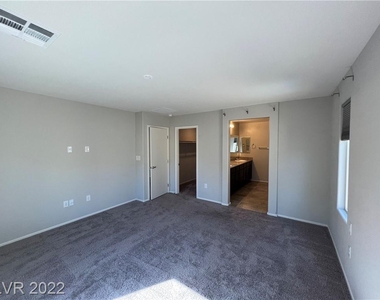 7232 Halo Falls Street - Photo Thumbnail 11