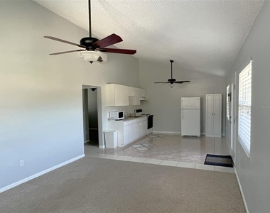 1142 W Lotus Drive - Photo Thumbnail 5