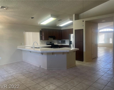 8420 Airmont Court - Photo Thumbnail 5