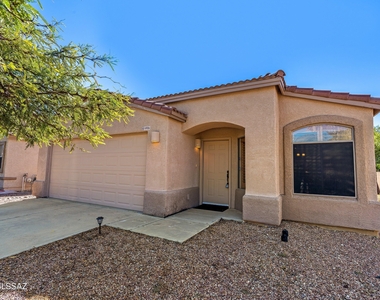 4906 N Sabino Gulch Court - Photo Thumbnail 27