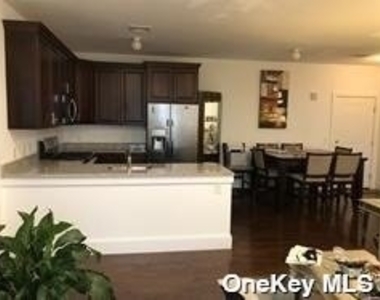 232 Marina Pointe Drive - Photo Thumbnail 2