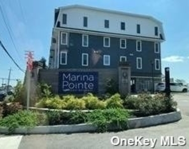 232 Marina Pointe Drive - Photo Thumbnail 16