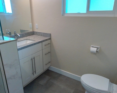 4610 Marlborough Dr (1/2) - Photo Thumbnail 11