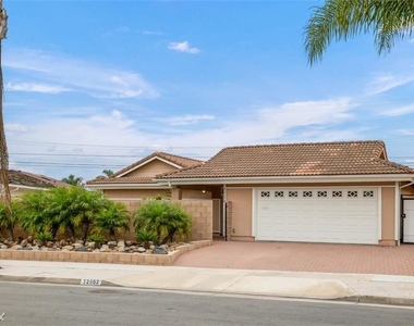 22092 Capistrano Ln - Photo Thumbnail 11