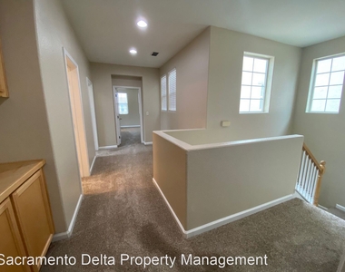 721 Wapello Circle - Photo Thumbnail 26