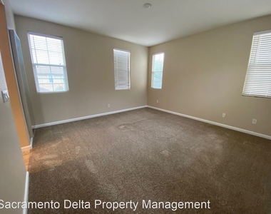 721 Wapello Circle - Photo Thumbnail 29