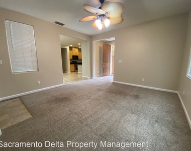 721 Wapello Circle - Photo Thumbnail 20