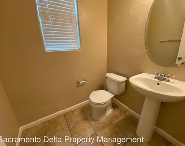 721 Wapello Circle - Photo Thumbnail 25