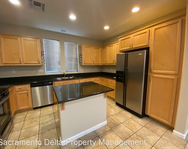 721 Wapello Circle - Photo Thumbnail 23