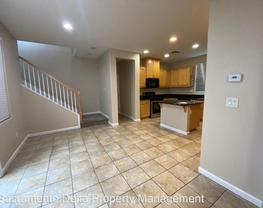 721 Wapello Circle - Photo Thumbnail 22