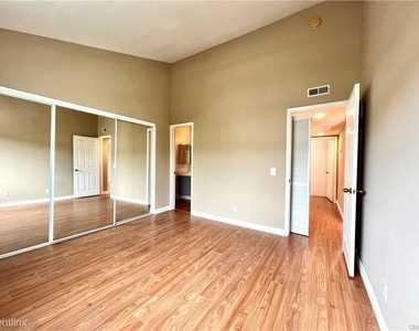 1121 Obispo Ave Unit 208 - Photo Thumbnail 4