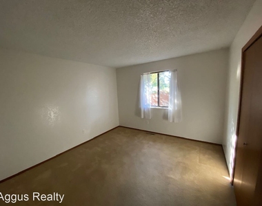 4606 S Acoma Street - Photo Thumbnail 11