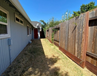 312 Sumatra Drive - Photo Thumbnail 22