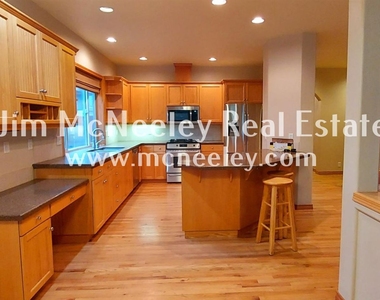 13286 Nw Hartford Street - Photo Thumbnail 4