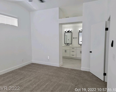 10517 Beachwalk Place - Photo Thumbnail 10