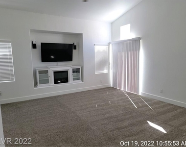 10517 Beachwalk Place - Photo Thumbnail 3