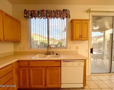 7992 W Cottonwood Wash Way - Photo Thumbnail 7