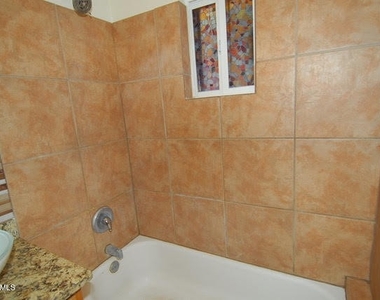 1417 S Jentilly Lane - Photo Thumbnail 5