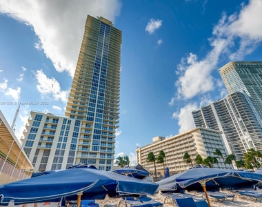 16699 Collins Ave - Photo Thumbnail 26