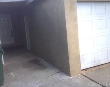 5531 Fallbrook Ave - Photo Thumbnail 19