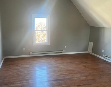 746 River St Apt 3 - Photo Thumbnail 1