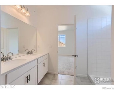 2427r White Pelican Avenue - Photo Thumbnail 15