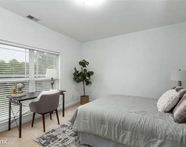 885 Forest Ave 304 - Photo Thumbnail 4