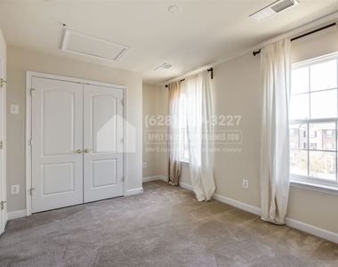 543 Garrett A. Morgan Blvd - Photo Thumbnail 9