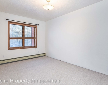 4936 Dartmouth Drive Unit 32 - Photo Thumbnail 7