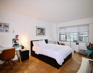 200 East 64th Street - Photo Thumbnail 10