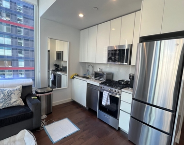 232 East 54th Street - Photo Thumbnail 13