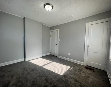 3258 Winthrop Avenue - Photo Thumbnail 12