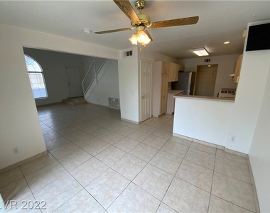 2608 Giant Redwood Avenue - Photo Thumbnail 3